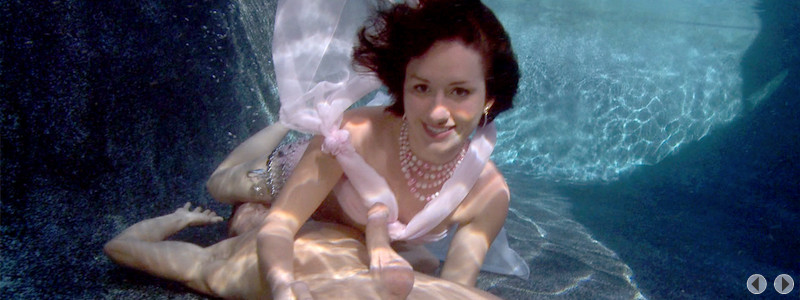 唯美的水下性爱第二包，说特效的那些人你们计算过成本...