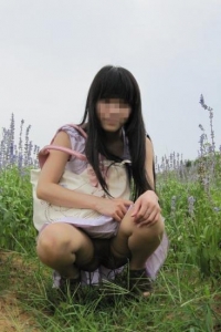 淡紫色的連衣裙配上薰衣草再加上暴露的少女[36P]