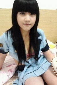 马来妹，来华刚几天在朋友会所刚刚出道[17P]