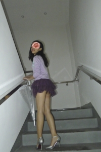 高端美女楼道公共场合，露穴满足私欲[20P]