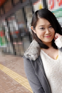 日本主妇超市刚买菜回来，遇到客人在家中主动自慰应酬[26P]