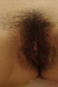 娇嫩财院妹子，阴唇旁的阴毛如此茂密，肯定经常被开发[12P]