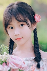 小学生嘘嘘偷拍系列（八）初恋邻家女孩