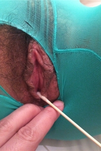 今晚心血来潮叫女友和我表弟做爱，看来表弟是个老手[18P]