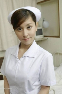 护士姐姐在病床上如玩物般让病人宠幸[12P]