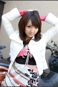 脱光了美女，操完用跳蛋来钓着，叫她用舌头舔[12P]