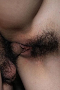 出去旅游，没忍住在树林里就干了起来[13P]