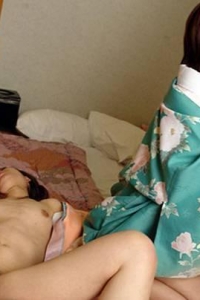 岛国山庄轮着搞两个和服少妇，想什么姿势草都行[12P]