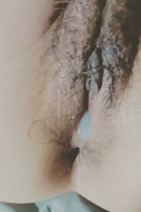 跟4个男同胞 打惯蛋 ，花3000租了个女的当公共厕所