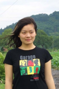 村里有个姑娘叫小芳，大方裸露性欢欢[12P]