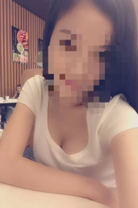 带这么漂亮得女人逛街都是享受，何况我还能操她[14P]