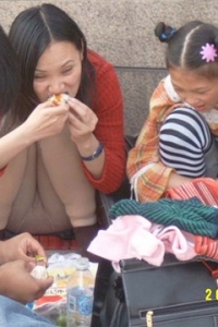 收藏多久的偷拍走光照[49P]