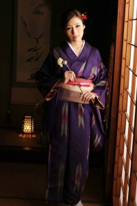 日本娘们脱去和服大奶喷薄而出 撅起骚臀等你来干【12P】