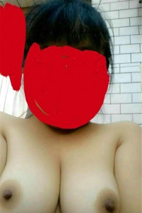 乡下表妹，第一次引导到城里街上玩露出，有点紧张[15P]