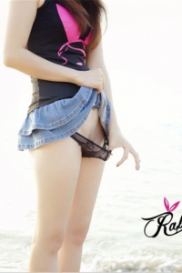 沙滩上尿尿，这私处长得真完美[10P]