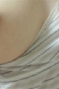 掰开你的大腿，用手揉下你的阴唇[15P]